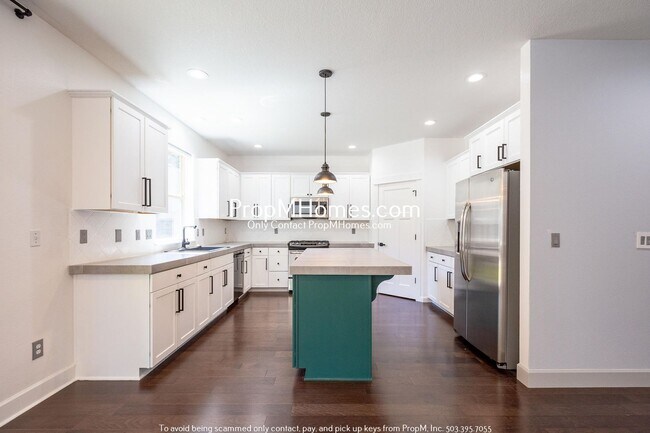 Foto del edificio - Updated Luxury Home on Mount Scott - 4 Bed...