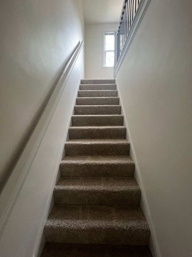 Building Photo - Beautifully Renovated 4-Bedroom Home with ...