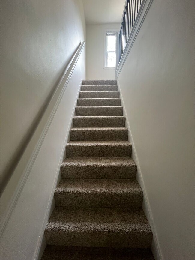 Foto del edificio - Beautifully Renovated 4-Bedroom Home with ...