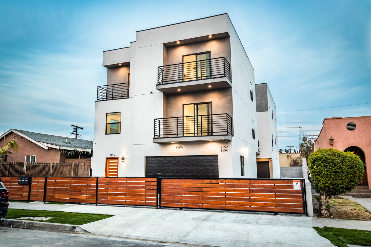 Foto principal - 2150 S West View St