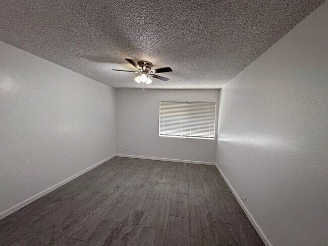 Building Photo - Dana Suites