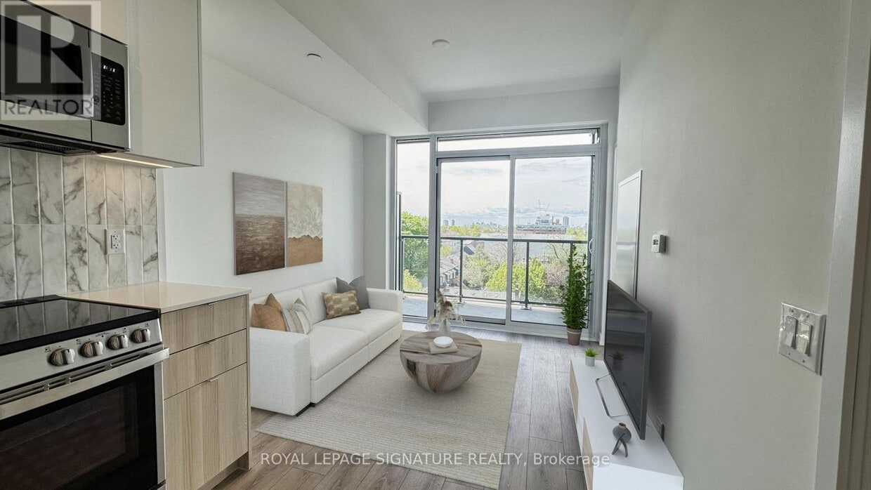 Primary Photo - 500 Dupont St