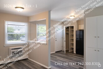 Building Photo - 3026 W Iona Terrace