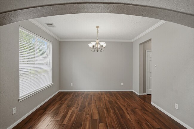 Building Photo - 70 N Spinning Wheel Cir