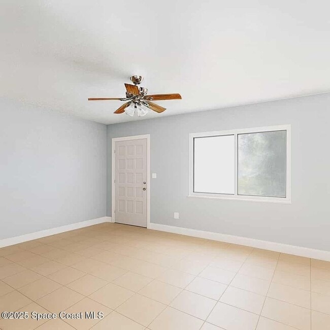 Building Photo - SINGLE FAMILY HOME FOR RENT!