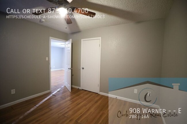 Building Photo - 2 bed/1 bath apt - includes washer and dry...