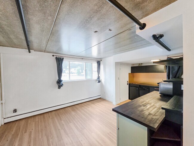 Photo du bâtiment - 315-39A 9a St NW