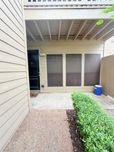 Building Photo - 2100 Tanglewilde St