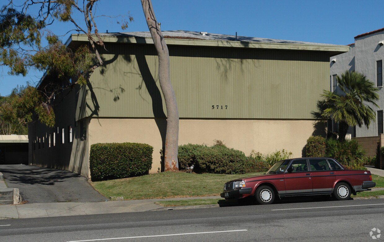 Building Photo - 5717 Huntington Dr N