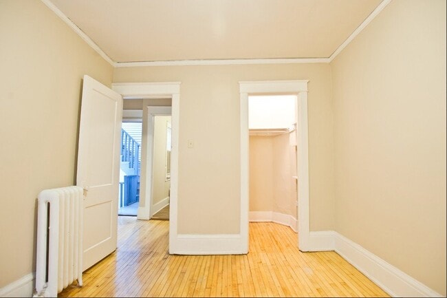 Building Photo - 3000 N Oakland Ave
