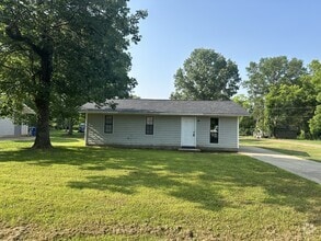 Building Photo - 223 Chenault St