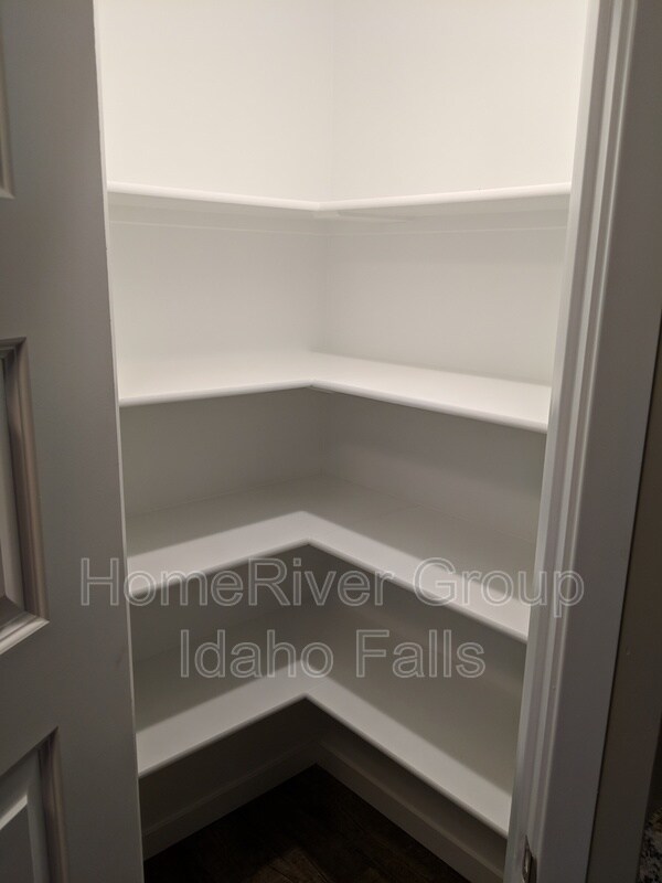 Foto del edificio - 790 Trails End