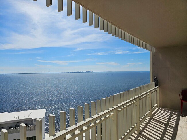 Building Photo - 3 Grove Isle Dr