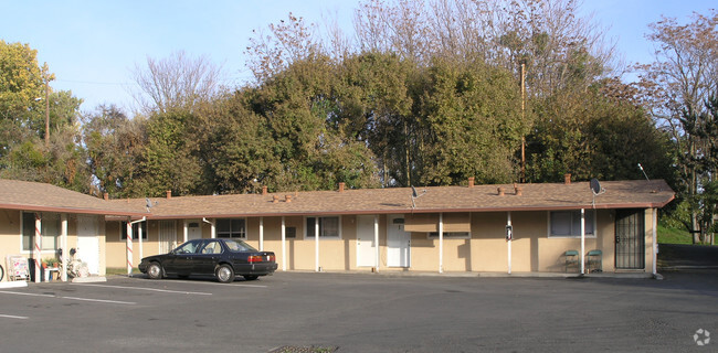 Building Photo - Riverwalk Apartments