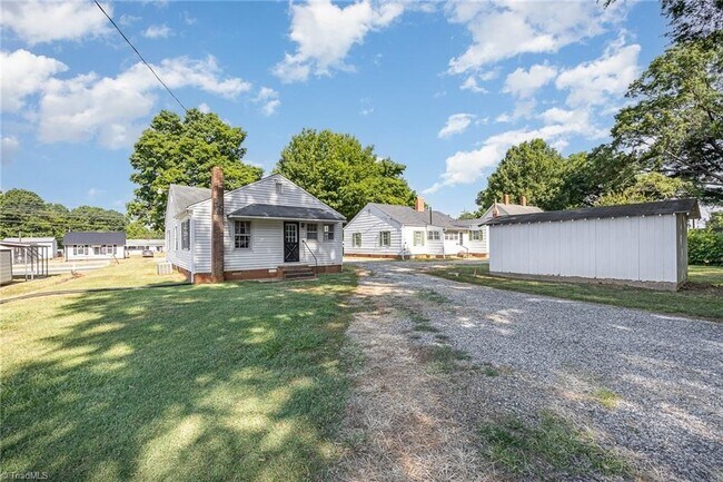 Foto del edificio - 1668 Old US Highway 52