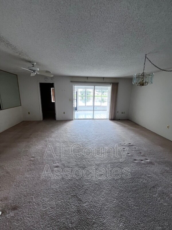 Foto del edificio - 3803 Sailmaker Ln