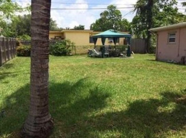 Foto del edificio - 6109 Rodman St