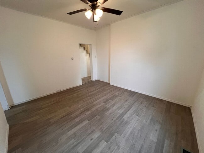 Building Photo - Monaca - 2 Bed 1 Bath - Recently Renovated