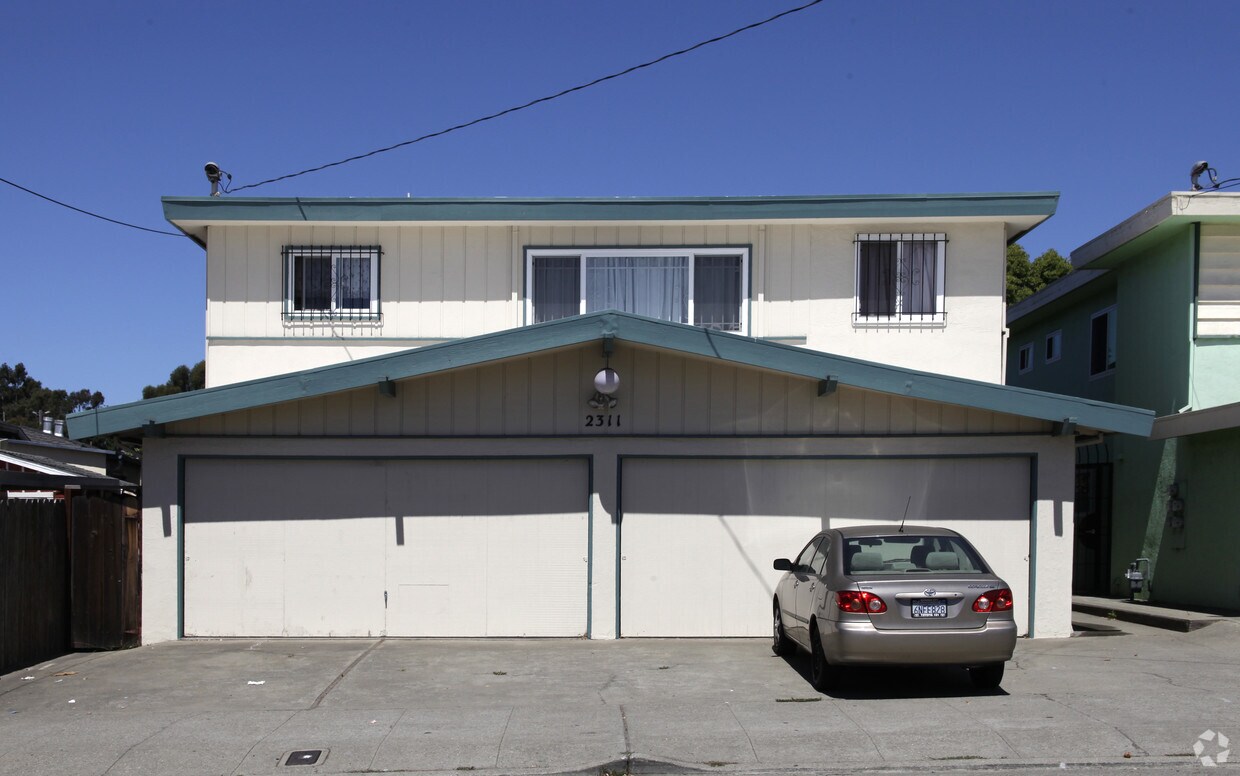 Building Photo - 2311 35th Ave
