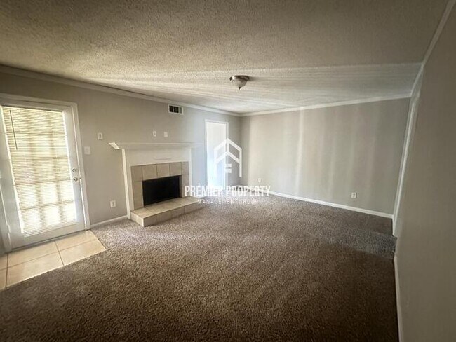 Foto del edificio - 2229 Woodfield Park Rd