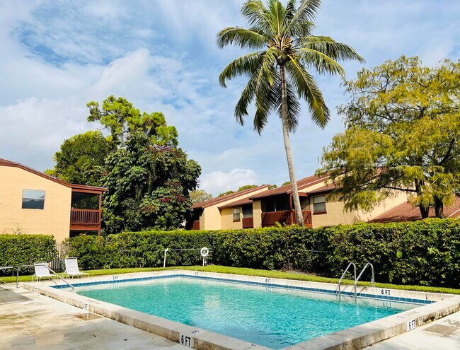 Foto del edificio - 1407 Lakeview Dr E