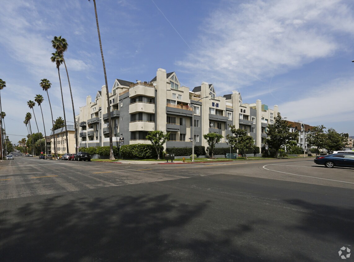 Kingsley Grand Apartments Los Angeles, CA