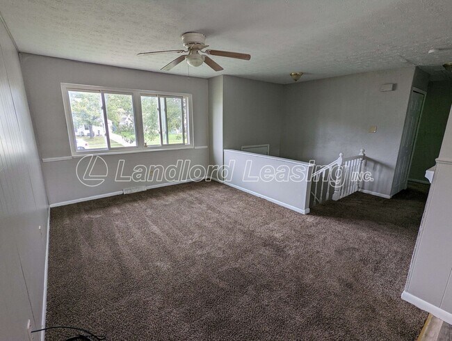Foto del edificio - Attractive bi-level home with recent updates.