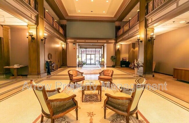 Foto del edificio - 208 E 5th St
