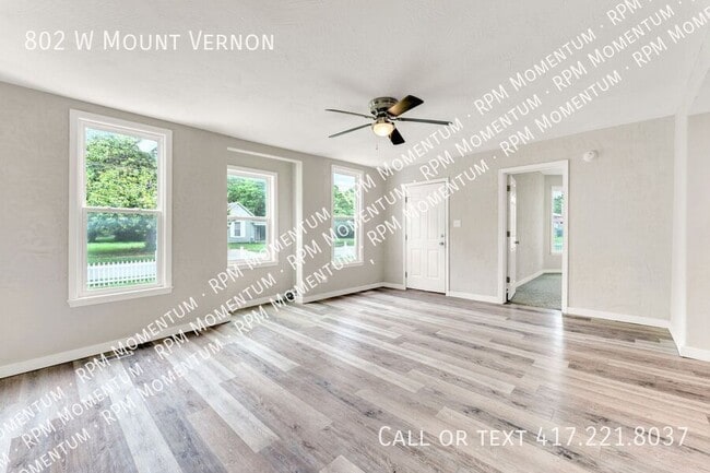 Building Photo - 802 W Mt Vernon St