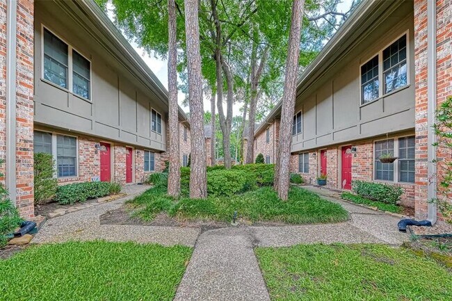 Foto del edificio - 515 Tallowood Rd
