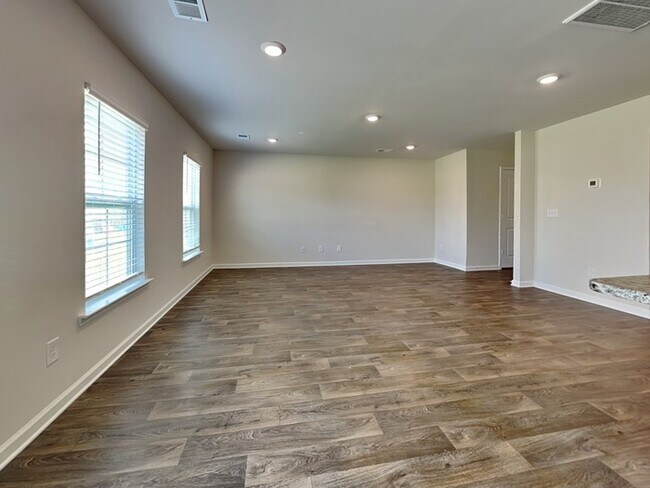 Foto del edificio - APPLY TODAY!  Just minutes to downtown Lex...