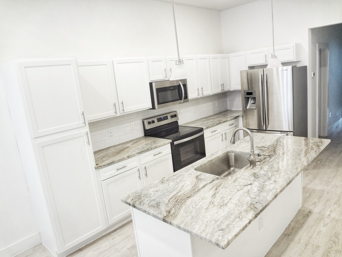 Foto principal - 4330 Mallow St