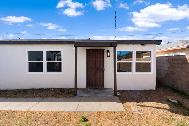 Building Photo - 44945 Trevor Ave