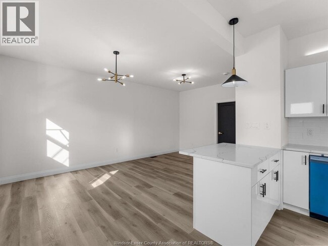 Building Photo - 1067 Drouillard Rd