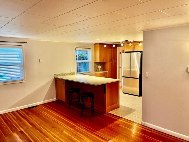 Building Photo - Welcome Home to Comfort and Charm in Blain...