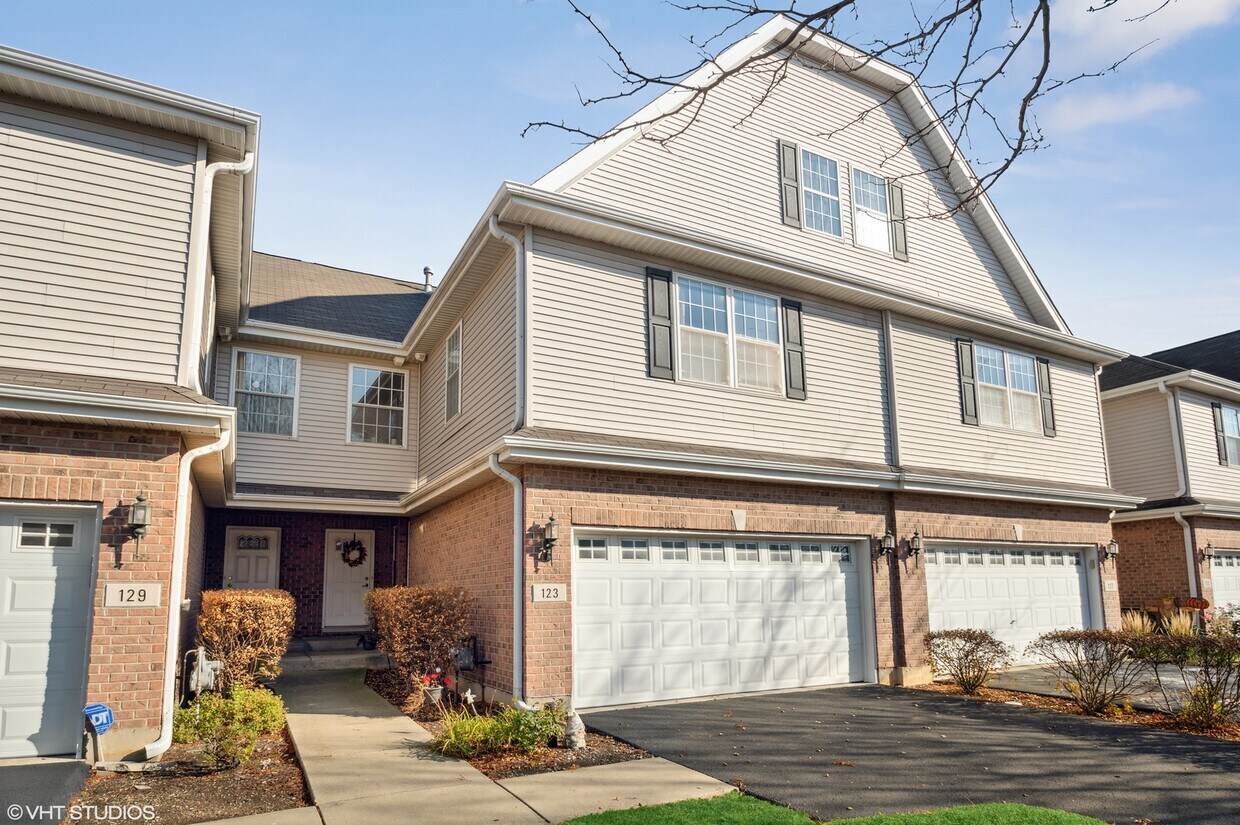 123 Auburn Hills Ln, Addison, IL 60101 Townhome Rentals in Addison IL