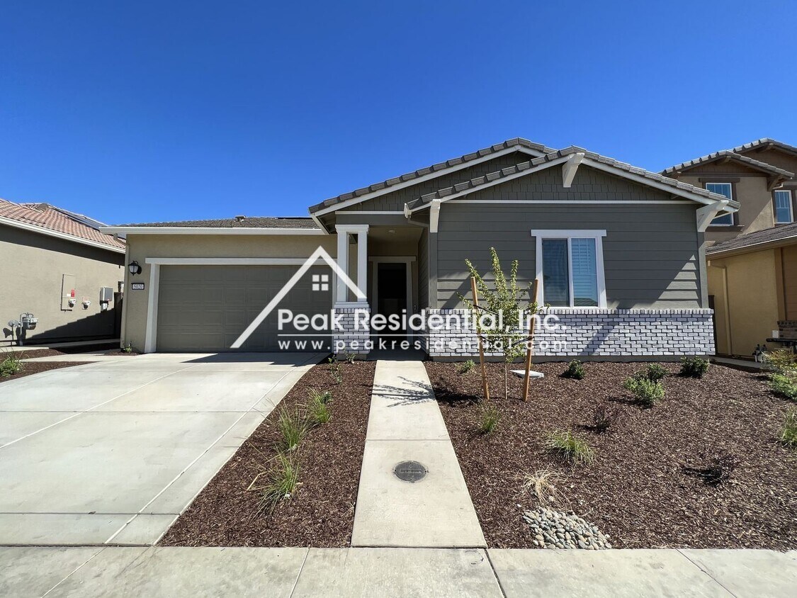 Primary Photo - 4 br, 2.5 bath House - 5020 Gold Rush Dr