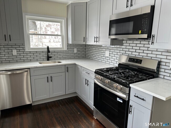 Foto del edificio - 713 S Main St