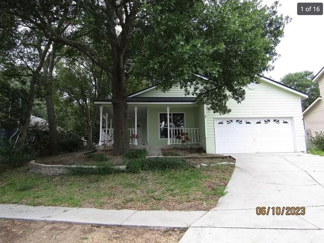 Primary Photo - 3 Bedroom Single Family Home in Tavares Ov...