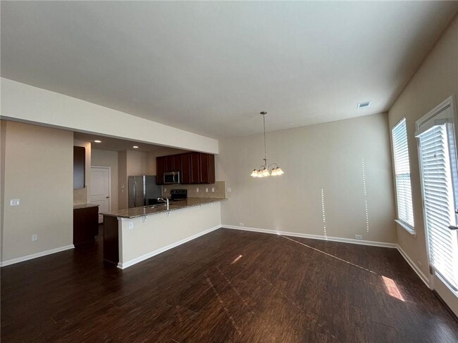 Building Photo - 367 Highland Pointe Cir E