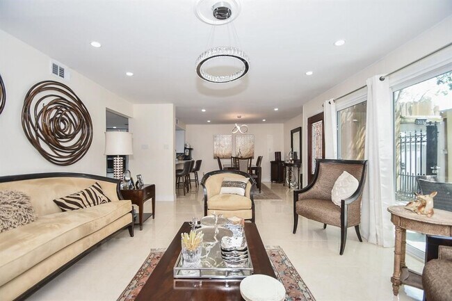 Foto del edificio - 6304 Riverview Way