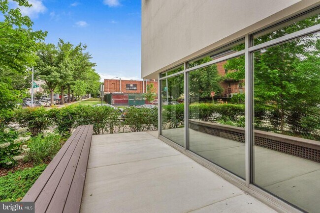 Foto del edificio - 1024 W St NW
