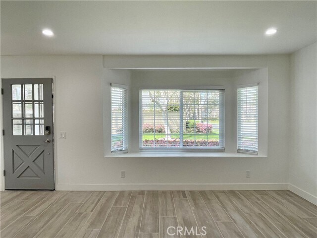 Building Photo - 25 Greenbough