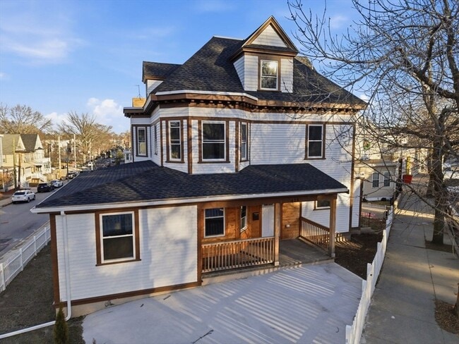 Photo - 438 Talbot Ave Apartment