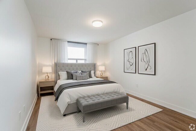 Photo du bâtiment - 2450 & 2460 Weston Rd