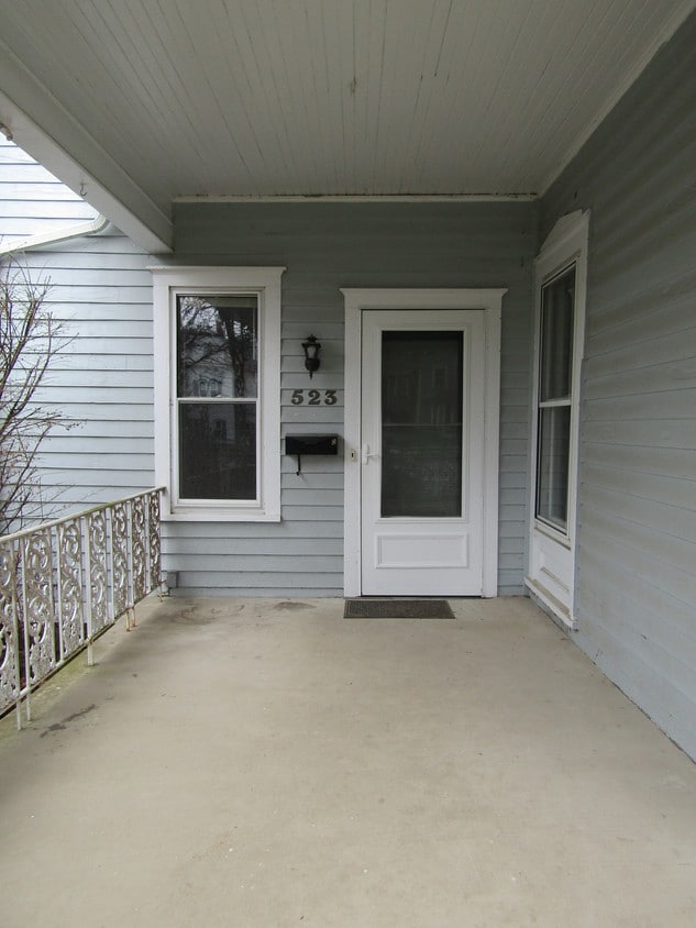 523 N Perry St Unit D, Titusville, PA 16354 Apartment for Rent in