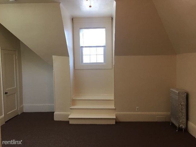 Building Photo - 1 br, 1 bath Apartment - 114 Westervelt Ave.