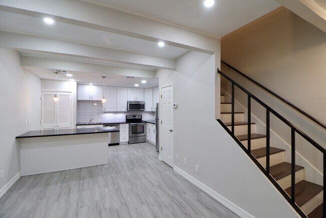 Foto del edificio - 5929 Queensloch Dr