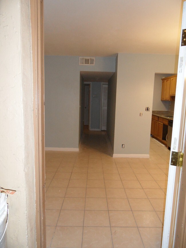 Font Door - 2700 NW 39th Way