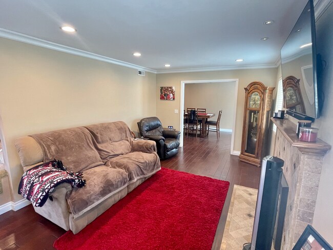 Living room - 2748 Andreo Ave